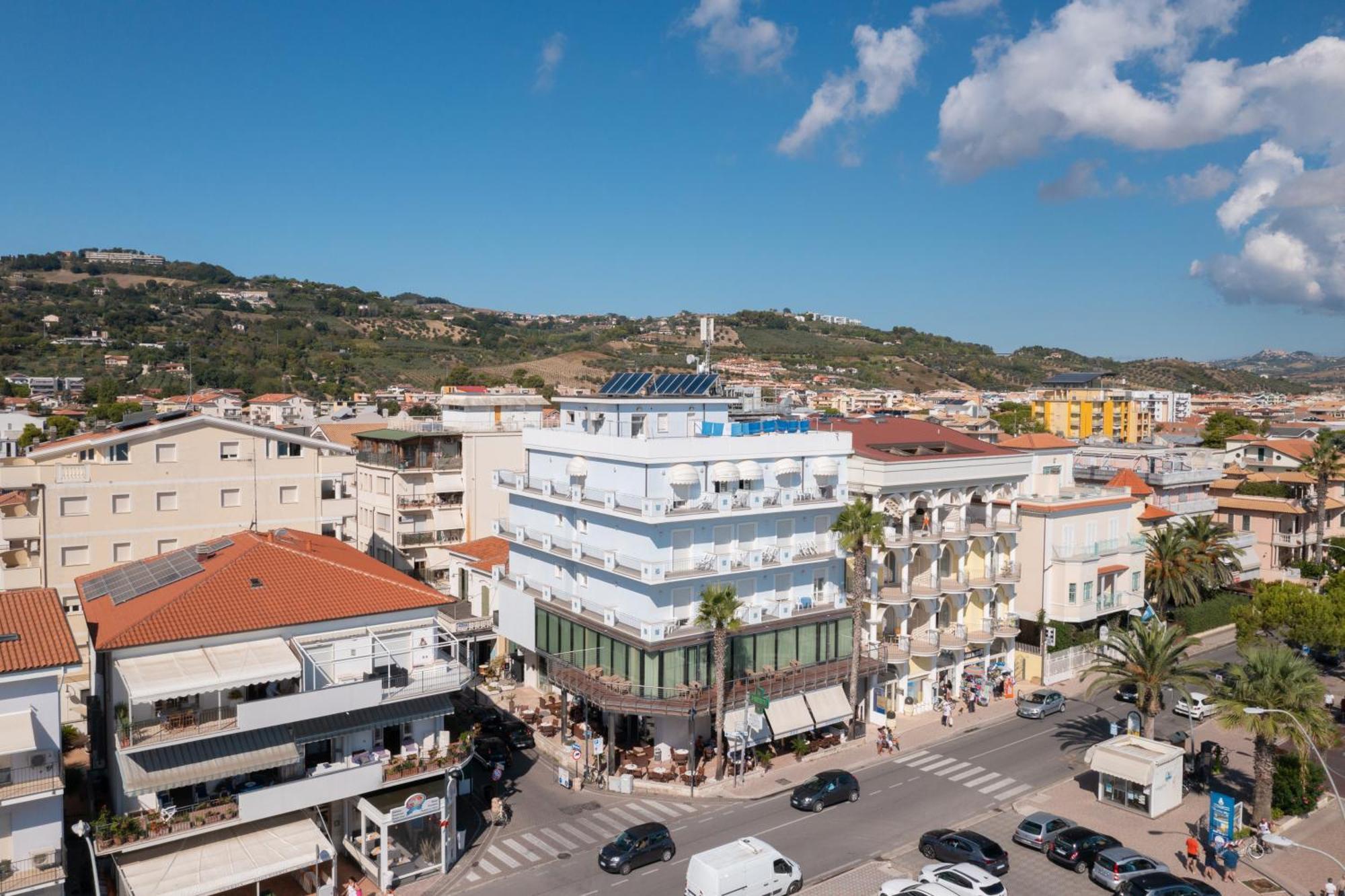 Hotel La Sirenetta Tortoreto Eksteriør bilde